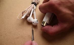 Image result for how to use iphone earbuds