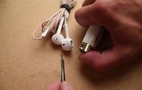 Image result for Earbuds iPhone SE