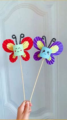 Easy Butterfly crafts for kids to get them in the holiday spirit [Video] in 2022 | Butterfly crafts, Insect crafts, Spring crafts for kids