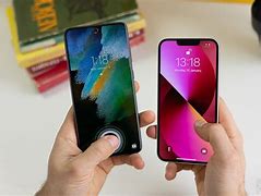 Image result for S21 Fe vs iPhone SE