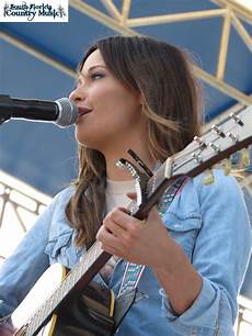 Video Musgraves Talks About Die Fun Hometown