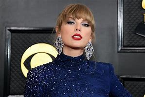 Image result for Taylor Swift Applying Makeup