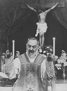 Image result for Padre Pio Eucharist