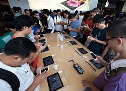 Image result for New iPhone Crowds Pics