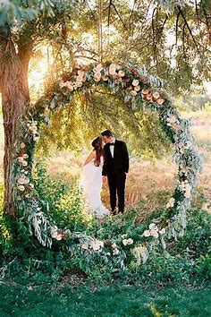 60 Forest Themed Wedding Ideas That Beautiful For Summer | HomeMydesign ...