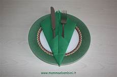 come mettere i tovaglioli di carta a tavola su come piegare tovaglioli mamma e bambini come mettere i tovaglioli di carta a tavola su come piegare tovaglioli mamma e bambini