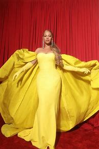 Image result for Beyoncé in Yellow On Stage