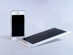 Image result for iPhone 5S and SE Size