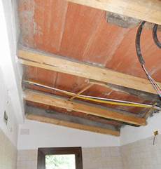 isolare controsoffitto come isolare il controsoffitto in legno con la di vetro isolare controsoffitto come isolare il controsoffitto in legno con la di vetro