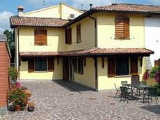 perlinato soffitto tettoia angolare a sbalzo a tre falde linea classica perlinato soffitto tettoia angolare a sbalzo a tre falde linea classica