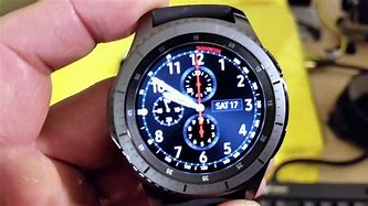 Image result for Samsung Gear S3 Classic vs Frontier