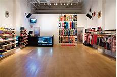 supreme retailer supreme reportedly eyeing retail location news supreme retailer supreme reportedly eyeing retail location news