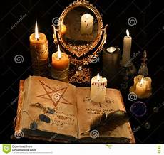 candele e magia natura morta mistica con il libro le candele e il mirrow candele e magia natura morta mistica con il libro le candele e il mirrow