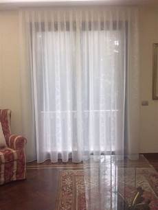 tende per binario tendaggio installato a soffitto con binario scorrevole a tende per binario tendaggio installato a soffitto con binario scorrevole a