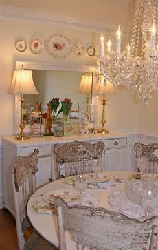 sala da pranzo country dining room white furniture chandelier sala da pranzo country dining room white furniture chandelier