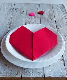 come mettere i tovaglioli di carta a tavola come piegare i tovaglioli di carta tutorial per una come mettere i tovaglioli di carta a tavola come piegare i tovaglioli di carta tutorial per una