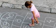 giochi da cortile per bambini 10 giochi conosce chi era bambino negli anni 60 giochi da cortile per bambini 10 giochi conosce chi era bambino negli anni 60