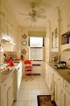 galley kitchen decorating ideas 7 steps to create galley kitchen designs theydesign net galley kitchen decorating ideas 7 steps to create galley kitchen designs theydesign net