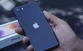 Image result for iPhone SE 2022 Review UK