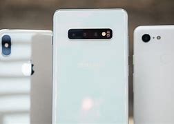 Image result for Samsung Galaxy S10 vs iPhone XR