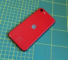 Image result for Rojo iPhone SE2 Gen