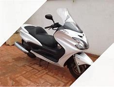 Image result for Yamaha X-Max 400 vs Majesty