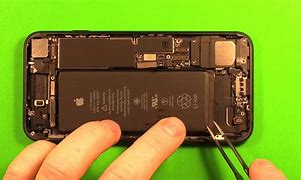 Image result for Replacing Batterie iPhone SE
