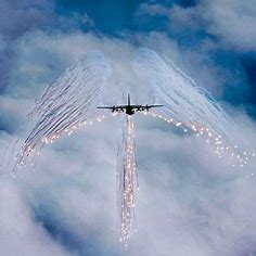 C-130 Hercules - Firing of self-defense flares | Stuff I Like | Angel flight, Military aircraft og Aircraft