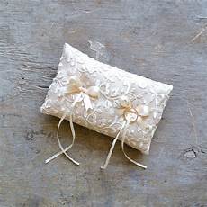 cuscino porta fedi nuziali cuscino porta fedi rettangolare in lino con ricamo la cuscino porta fedi nuziali cuscino porta fedi rettangolare in lino con ricamo la