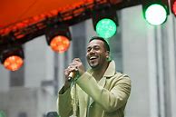 Image result for Romeo Santos Performing
