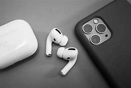 Image result for iPhone Und Air Pods