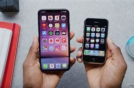 Image result for iPhone 3 and iPhone 4