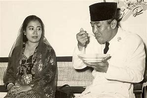 Image result for Biografi Fatmawati Soekarno