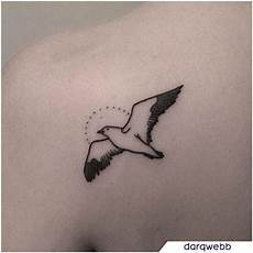tatuaggio gabbiano tatuaggio gabbiano minimal spalla seagull minimal tatuaggio gabbiano tatuaggio gabbiano minimal spalla seagull minimal