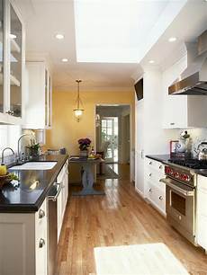 galley kitchen decorating ideas 7 steps to create galley kitchen designs theydesign net galley kitchen decorating ideas 7 steps to create galley kitchen designs theydesign net