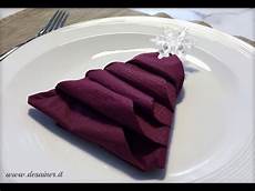 come mettere i tovaglioli di carta a tavola tovaglioli di carta e stoffa piegati ad albero di natale come mettere i tovaglioli di carta a tavola tovaglioli di carta e stoffa piegati ad albero di natale
