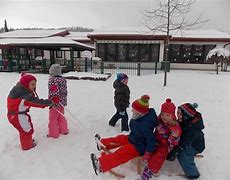 Image result for Igranje Dece U Snegu
