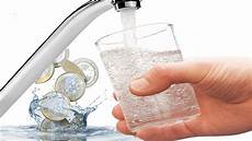 bere acqua di rubinetto bere l acqua rubinetto e risparmiare news bere acqua di rubinetto bere l acqua rubinetto e risparmiare news