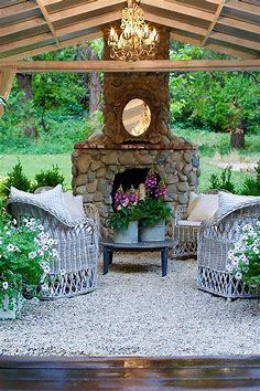 37 Captivating French Country Patio Ideas That Make Your Flat Look Great | DECORKEUN