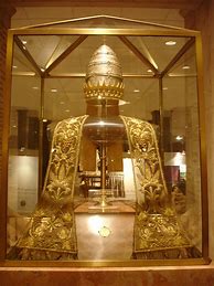 Image result for Paul VI Papal Crown