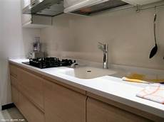 top cucine corian una cucina a diotti a f arredamenti top cucine corian una cucina a diotti a f arredamenti