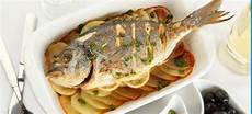 come cucinare orata al forno ricetta orata al forno su letto di patate cucinarepesce come cucinare orata al forno ricetta orata al forno su letto di patate cucinarepesce
