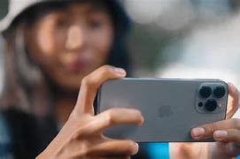 Image result for Midnigh iPhone 13 vs Black iPhone