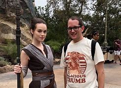 Image result for Daisy Ridley Rey Skywalker Meeting Galaxy Ege