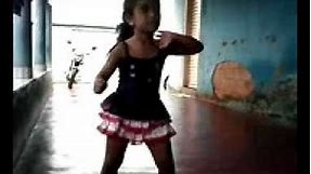 Andressa de 4 anos Dançando Funk!
