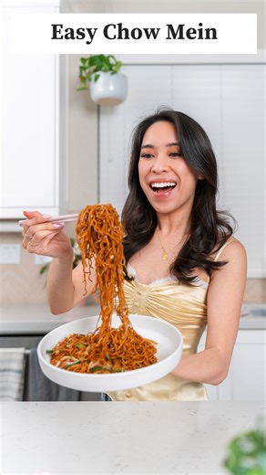 Megan Pham & Eliezer on Instagram: "15 min Chow Mein 😍 Forget the takeout and enjoy this EASY Chinese classic at home in minutes. Comment “Recipe please” and I’ll message you my recipe ASAP. Be sure you’re following me first so I’m able to share this delicious recipe with you✨ . . . #Easyrecipes #comfortfood #chinesefood #dinnerideas #asianrecipes"