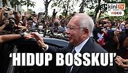 Najib greeted with chants of ‘Hidup Bossku’ at Palace of Justice