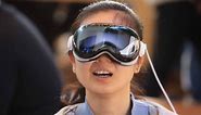 VIDÉO. À peine sorti, le casque de réalité virtuelle d’Apple est déjà utilisé n’importe où
