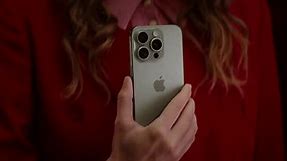 Verizon TV Spot, 'Holidays: Carolers: iPhone 15 Pro'