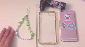 How to attach a phone charm